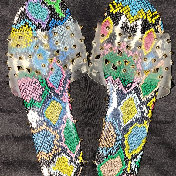 Women's Spiked Slide Sandals - Picture 3 of 3